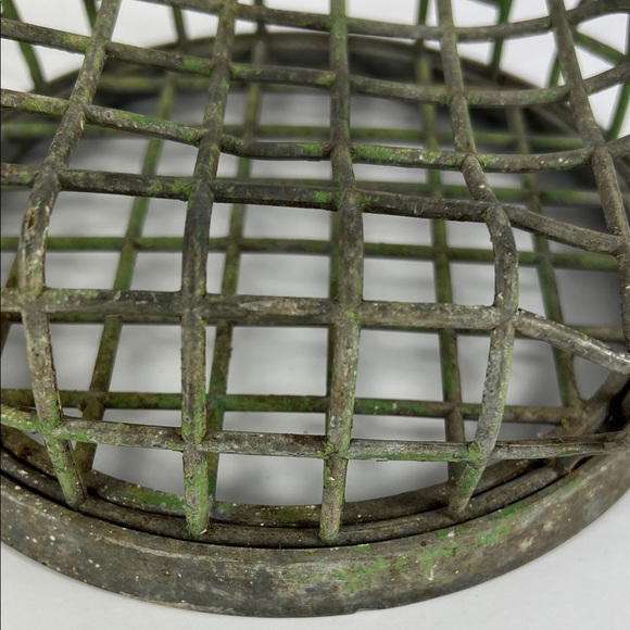 Vintage Dazey Metal Flower Frog Cage Extra Large 7" - Picture 3 of 9